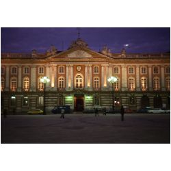 Toulouse @ nite.jpg